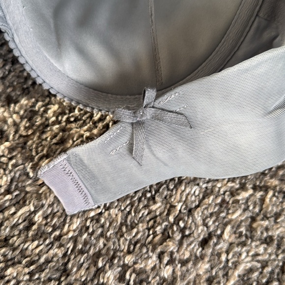 Aerie Mia 34B Strapless Push-Up Bra, Gray with Floral Detail - Picture 5 of 6